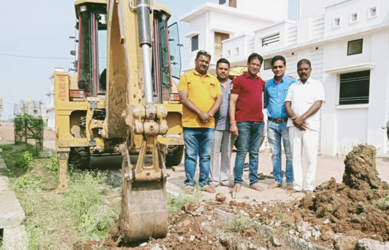 शिक्षक कॉलोनी में पेयजल पाइप लाइन का भूमिपूजन