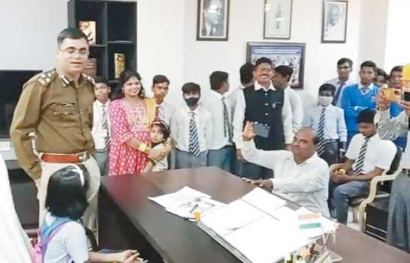 काव्या बनीं एक दिन की एसपी