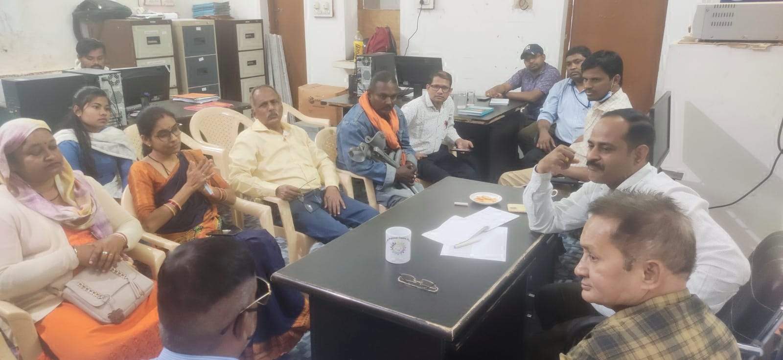 दृष्टिहीनों को अन्य राज्यों पर होना पड़ता है निर्भर दृष्टिहीनों को अन्य राज्यों पर होना पड़ता है निर्भर