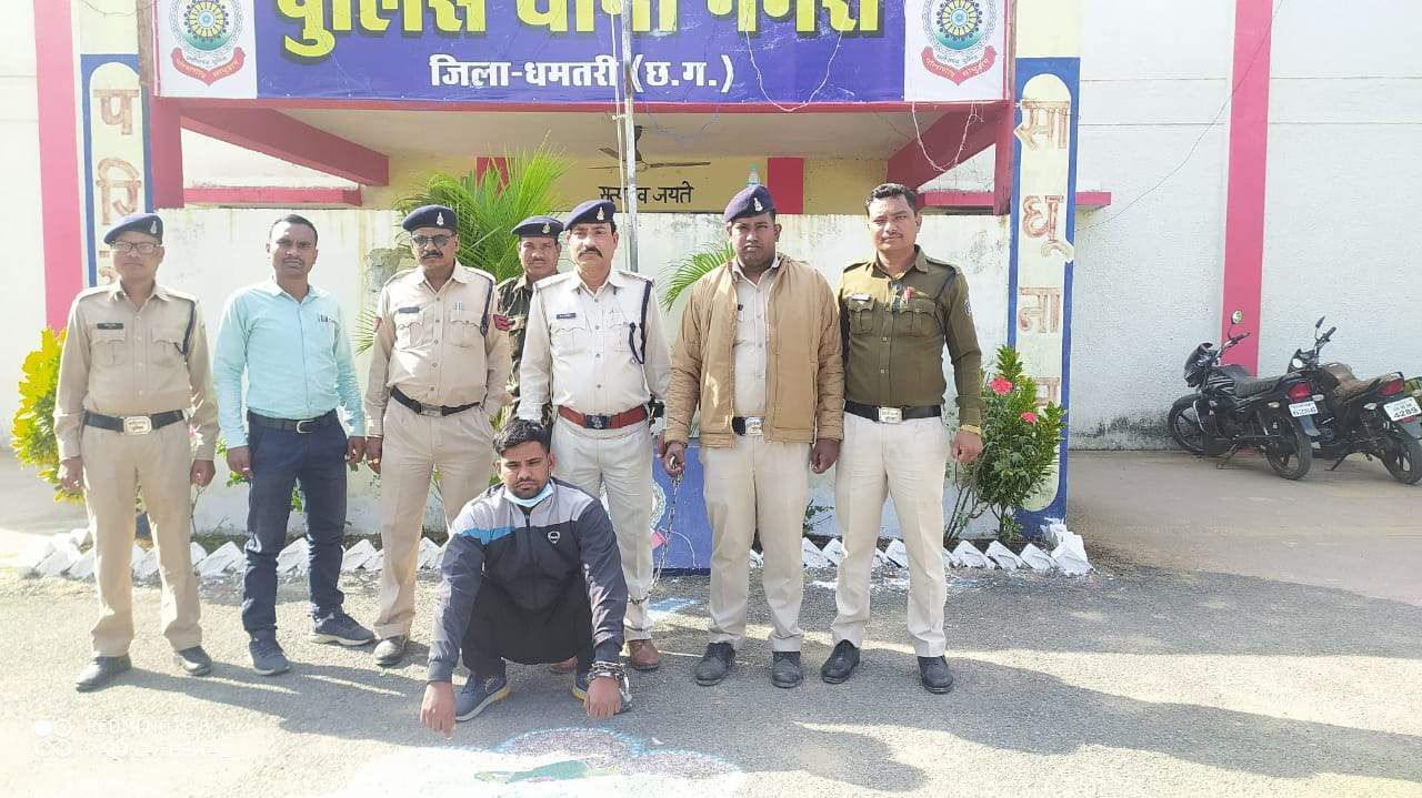 इंटरनेट से कारोबारी का नंबर निकाल कर 1.20 लाख के गहने की ठगी, यूपी का आरोपी गिरफ्तार