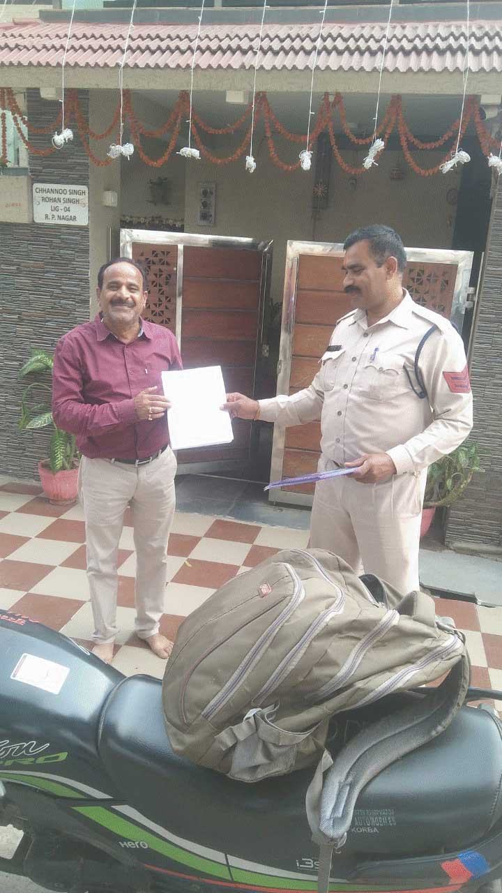 किरायेदारों-फेरी वालों की चेकिंग