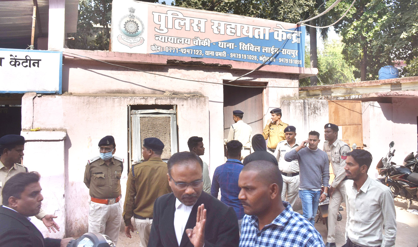 मनी लांड्रिंग और कोयला घोटाले के सभी आरोपी कोर्ट पहुंचे, गहमागहमी बढ़ी   