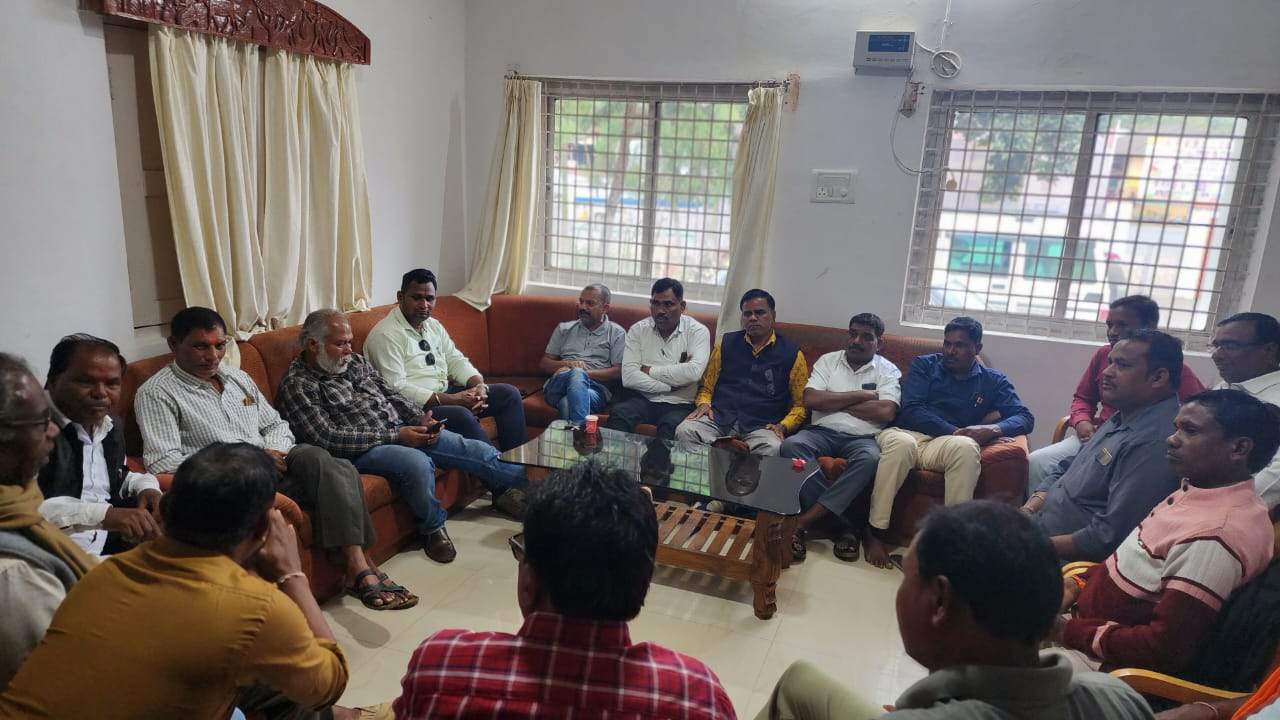 विशेष विधानसभा सत्र आयोजित होने तक सर्व पिछड़ा वर्ग समाज का चक्काजाम स्थगित विशेष विधानसभा सत्र आयोजित होने तक सर्व पिछड़ा वर्ग समाज का चक्काजाम स्थगित