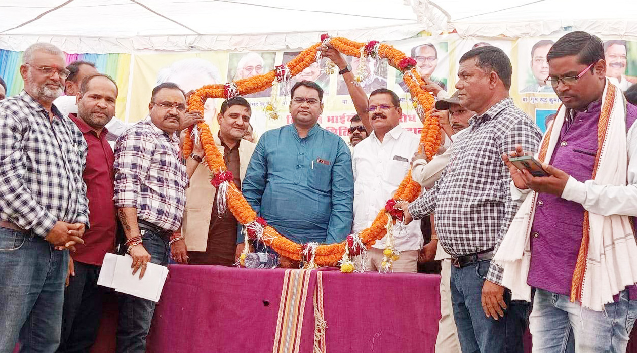 टेमरी में कृषक सम्मान सम्मेलन हाट बाजार, सडक़ का भूमिपूजन टेमरी में कृषक सम्मान सम्मेलन हाट बाजार, सडक़ का भूमिपूजन