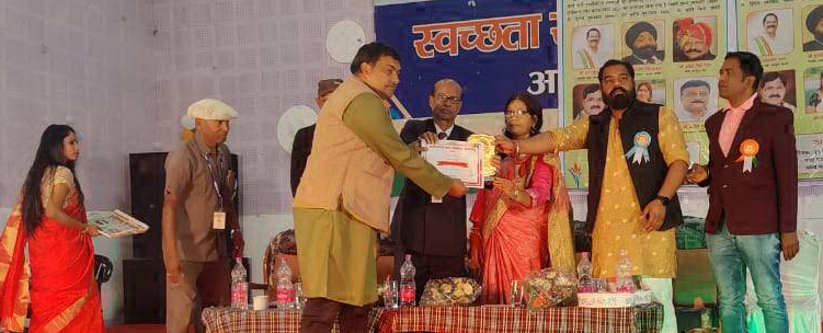 सुरेन्द्र को छत्तीसगढ़ रत्न सम्मान 