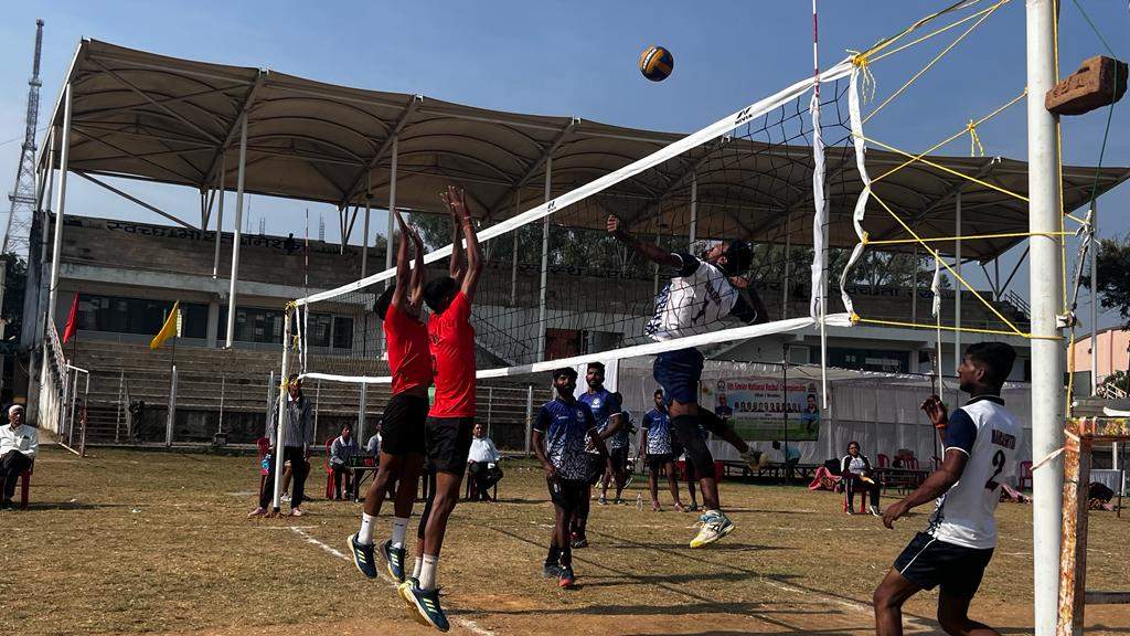 राष्ट्रीय सीनियर रॉक बॉल स्पर्धा शुरू, 17 राज्यों की टीम ले रहीं हिस्सा