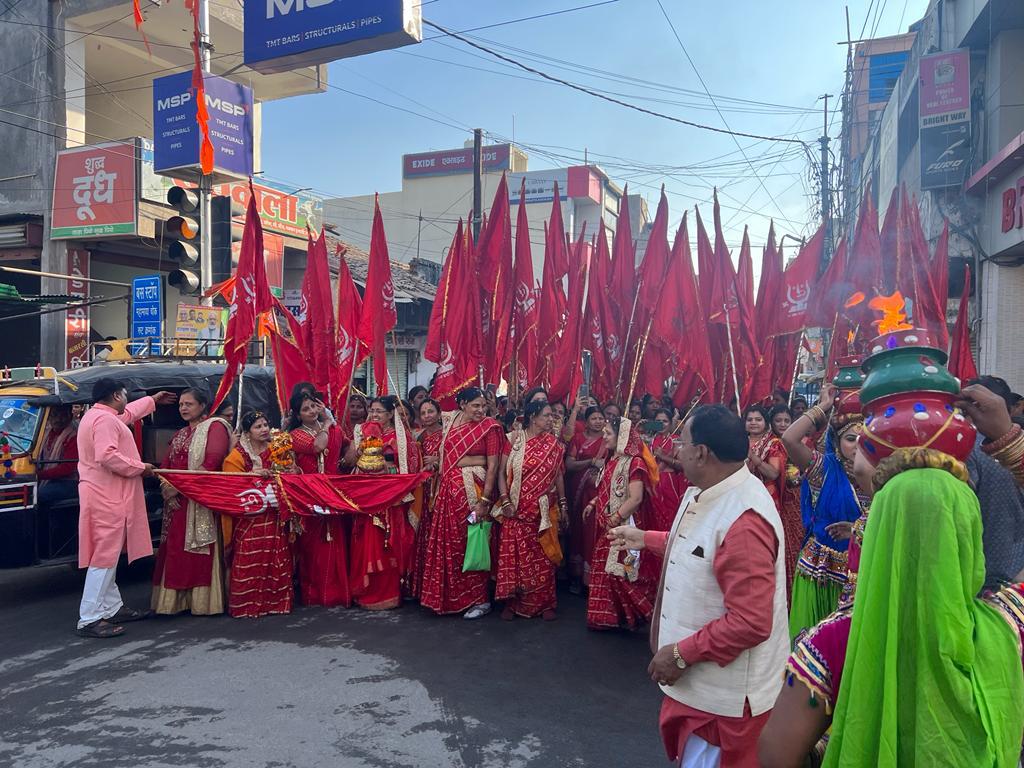 दादी रानी सती मंदिर का तीन दिनी वार्षिकोत्सव, निकाली शोभायात्रा दादी रानी सती मंदिर का तीन दिनी वार्षिकोत्सव, निकाली शोभायात्रा