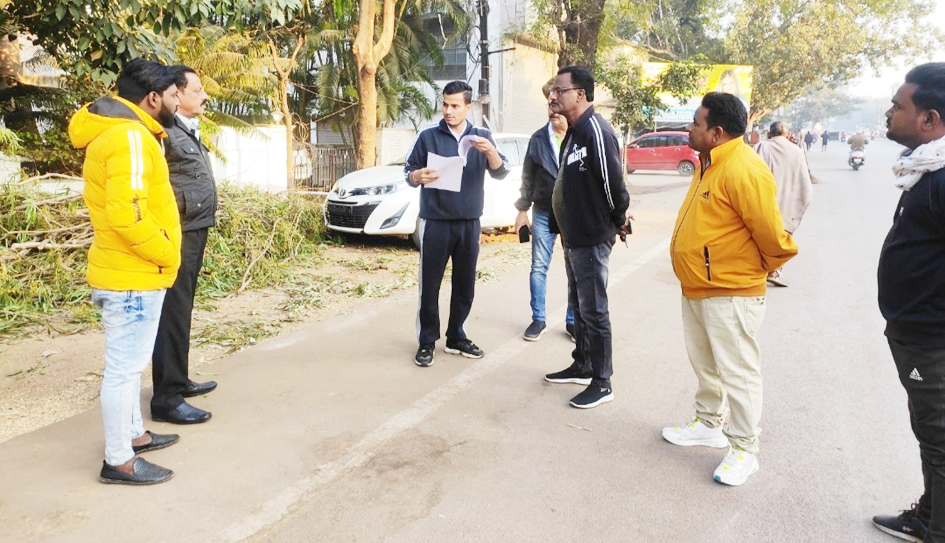आयुक्त ने पदभार ग्रहण करते ही शहर सफाई व्यवस्था का लिया जायजा आयुक्त ने पदभार ग्रहण करते ही शहर सफाई व्यवस्था का लिया जायजा