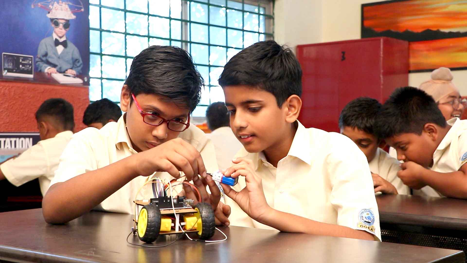 ज्ञान गंगा शैक्षणिक अकादमी में रोबोटिक्स आर्टिफिशियल इंटेलिजेंस लैब का उद्घाटन