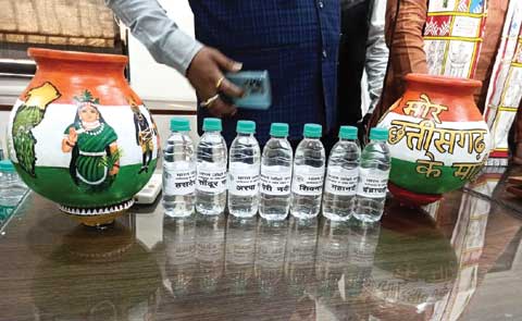 राहुल की पदयात्रा में शामिल होने इंदौर जा रहे सवा तीन सौ नेता