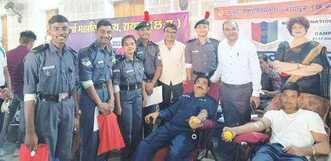 दुर्गा कॉलेज एयरविंग एनसीसी के 25 कैडेट्स ने रक्तदान किया दुर्गा कॉलेज एयरविंग एनसीसी के 25 कैडेट्स ने रक्तदान किया