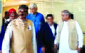 मंत्री, नेता इंदौर पहुंचे