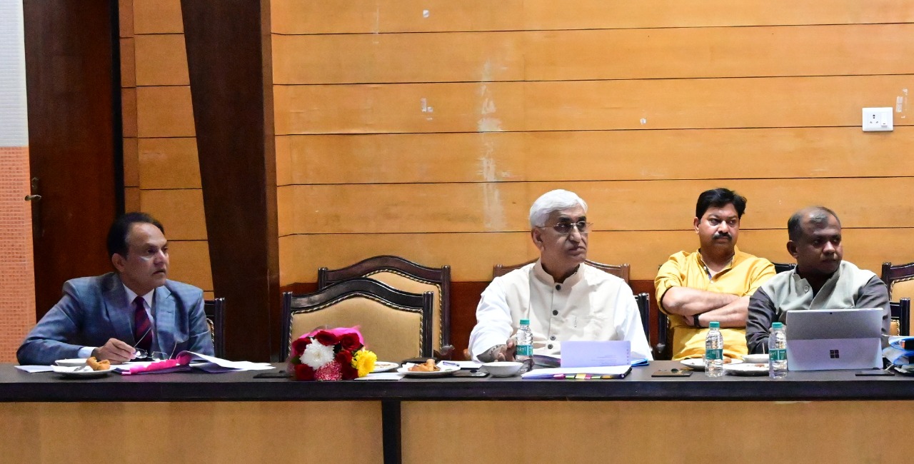 किताबों के लिए बजट कम पड़ा, तो कॉलेज फंड से की जाएगी खरीदी किताबों के लिए बजट कम पड़ा, तो कॉलेज फंड से की जाएगी खरीदी