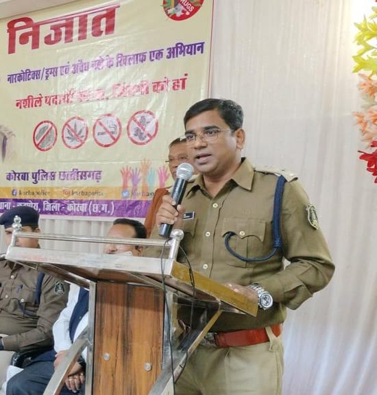 सभ्य समाज में नशे का कोई स्थान नहीं-एसपी कटघोरा में सर्व समाज के साथ एसपी की बैठक सभ्य समाज में नशे का कोई स्थान नहीं-एसपी कटघोरा में सर्व समाज के साथ एसपी की बैठक
