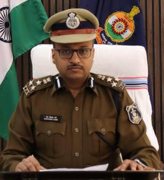 दिव्यांग फरियादी के आवेदन पर आईजी ने की त्वरित कार्रवाई, आर्थिक मदद भी दिव्यांग फरियादी के आवेदन पर आईजी ने की त्वरित कार्रवाई, आर्थिक मदद भी