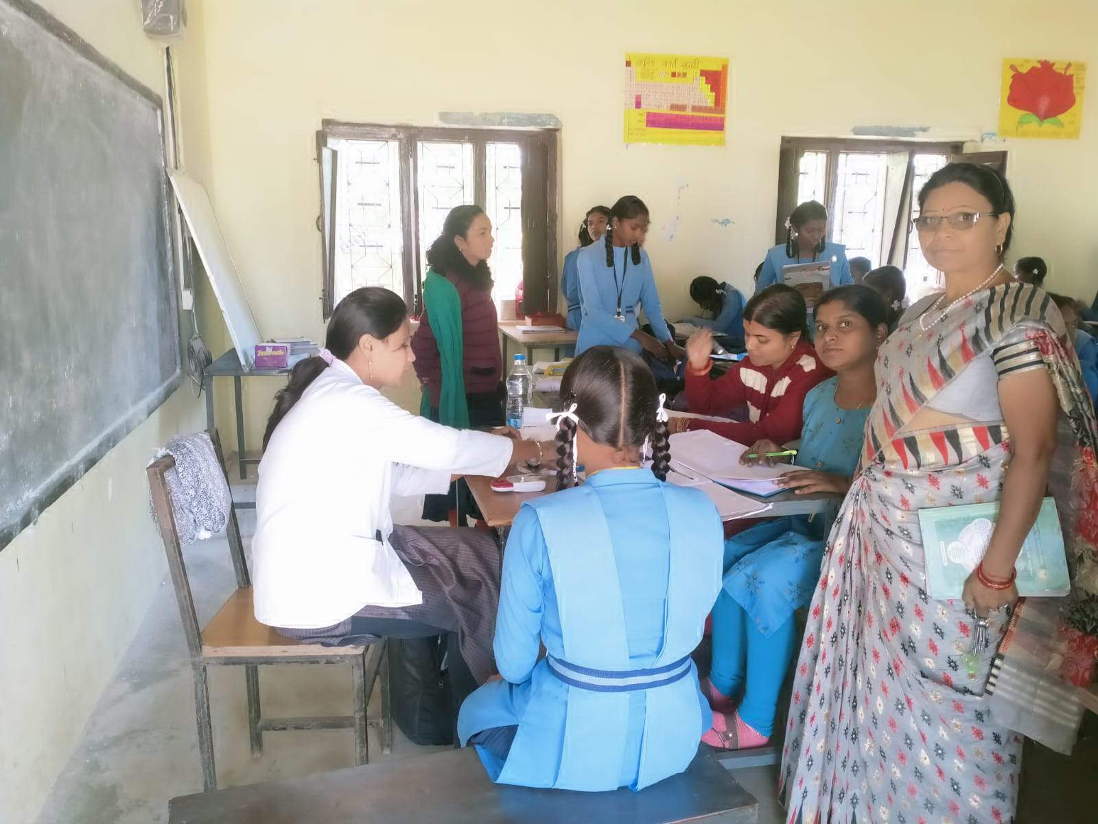 एनीमिया मुक्त कोंडागांव अभियान, स्कूली बच्चों की रक्ताल्पता जांच एनीमिया मुक्त कोंडागांव अभियान, स्कूली बच्चों की रक्ताल्पता जांच