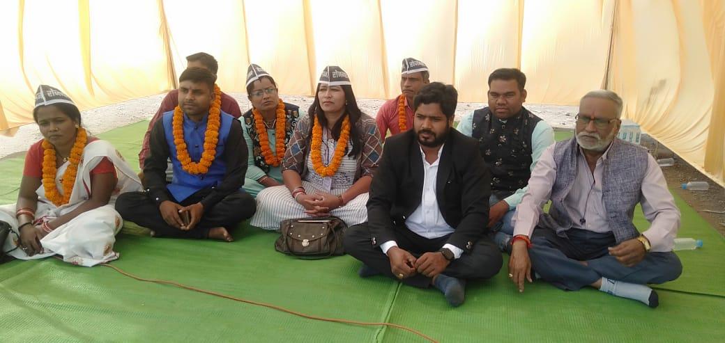 देश में 60 लाख खाली सरकारी पदों को तुरंत भरा जाये देश में 60 लाख खाली सरकारी पदों को तुरंत भरा जाये