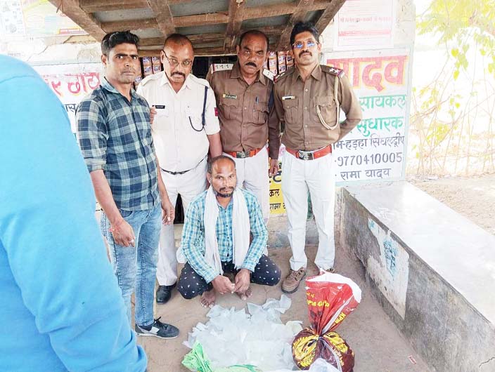 52 सौ किलोग्राम लाहन बरामद, किया नष्ट 52 सौ किलोग्राम लाहन बरामद, किया नष्ट