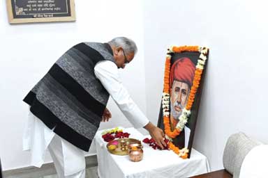 सीएम ने महात्मा ज्योतिबा फुले को किया नमन सीएम ने महात्मा ज्योतिबा फुले को किया नमन