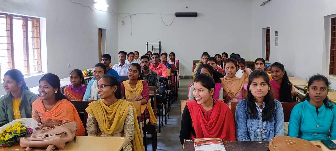 छत्तीसगढ़ी भाषा हमारी संस्कृति और छत्तीसगढ़ की अस्मिता की पहचान-विनय छत्तीसगढ़ी भाषा हमारी संस्कृति और छत्तीसगढ़ की अस्मिता की पहचान-विनय
