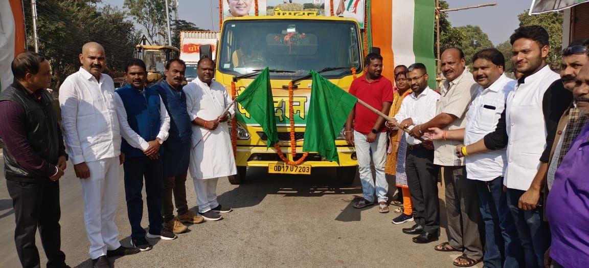 किसानों से पैरादान करने की अपील करता रथ गांवों की ओर रवाना किसानों से पैरादान करने की अपील करता रथ गांवों की ओर रवाना