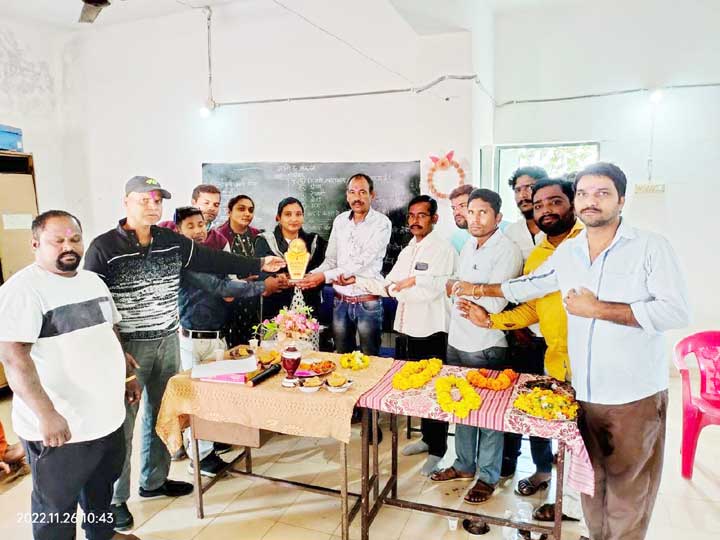 मानव संस्कार सेवा समिति के सदस्यों का सम्मान मानव संस्कार सेवा समिति के सदस्यों का सम्मान