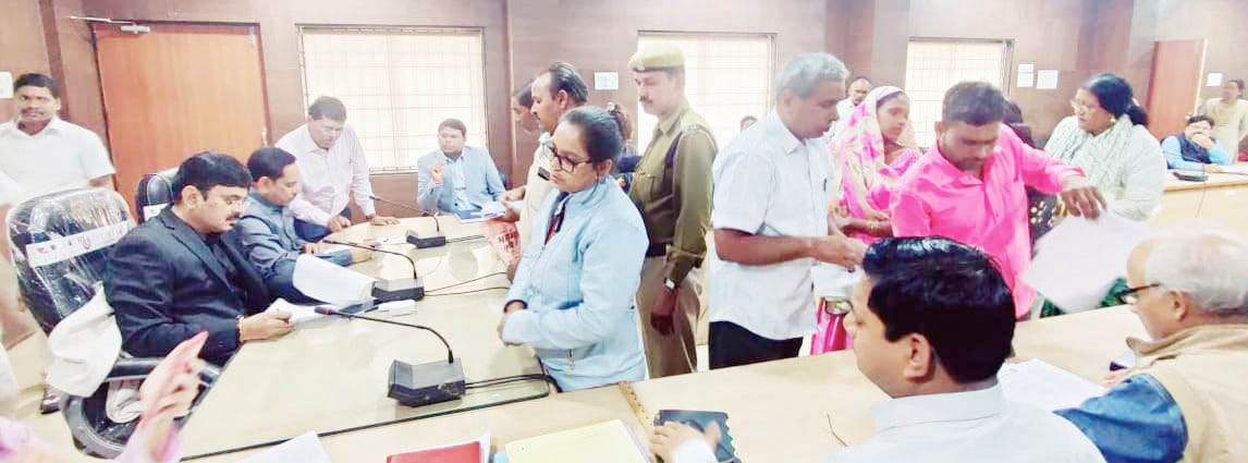 आवेदनों का समय सीमा के भीतर निराकरण करने के निर्देश आवेदनों का समय सीमा के भीतर निराकरण करने के निर्देश