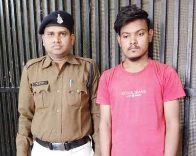 सीएमएस कंपनी के दो कर्मियों ने एटीएम ने रूपए लोड न कर लाखों उड़ाए सीएमएस कंपनी के दो कर्मियों ने एटीएम ने रूपए लोड न कर लाखों उड़ाए