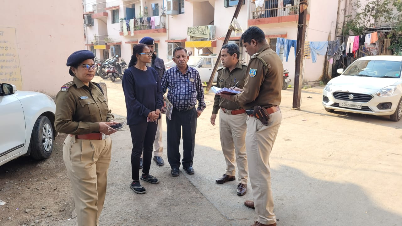 भाजपा प्रत्याशी ब्रम्हानंद सहित अन्य 3 आरोपियों की गिरफ्तारी के लिए विभिन्न जगहों पर दबिश भाजपा प्रत्याशी ब्रम्हानंद सहित अन्य 3 आरोपियों की गिरफ्तारी के लिए विभिन्न जगहों पर दबिश
