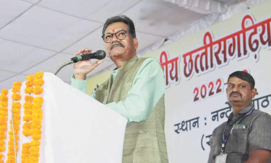 डॉ. महंत ने किया जिला स्तरीय छत्तीसगढिय़ा ओलम्पिक खेल का समापन डॉ. महंत ने किया जिला स्तरीय छत्तीसगढिय़ा ओलम्पिक खेल का समापन