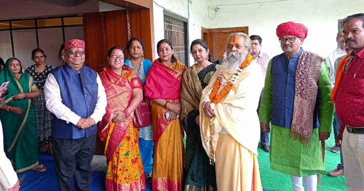 वैष्णव समाज सम्मेलन में शिक्षाविद-समाजसेवियों का सम्मान