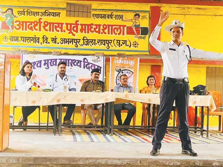 बच्चों को नशा से दूर रहने व ट्रैफिक नियमों का पालन करने किया प्रेरित बच्चों को नशा से दूर रहने व ट्रैफिक नियमों का पालन करने किया प्रेरित