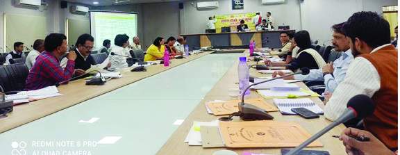निर्माण कार्यों को तेज गति से करने के निर्देश निर्माण कार्यों को तेज गति से करने के निर्देश