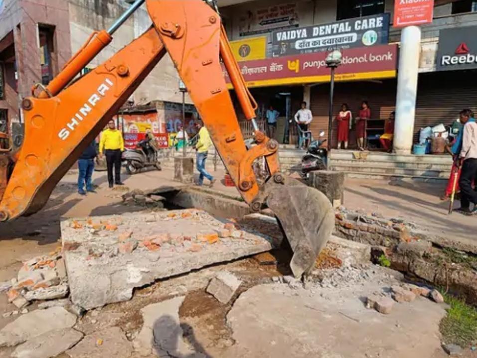 विधायक समर्थक कांग्रेस नेता सहित 4 के खिलाफ निगम की शिकायत पर जुर्म दर्ज विधायक समर्थक कांग्रेस नेता सहित 4 के खिलाफ निगम की शिकायत पर जुर्म दर्ज