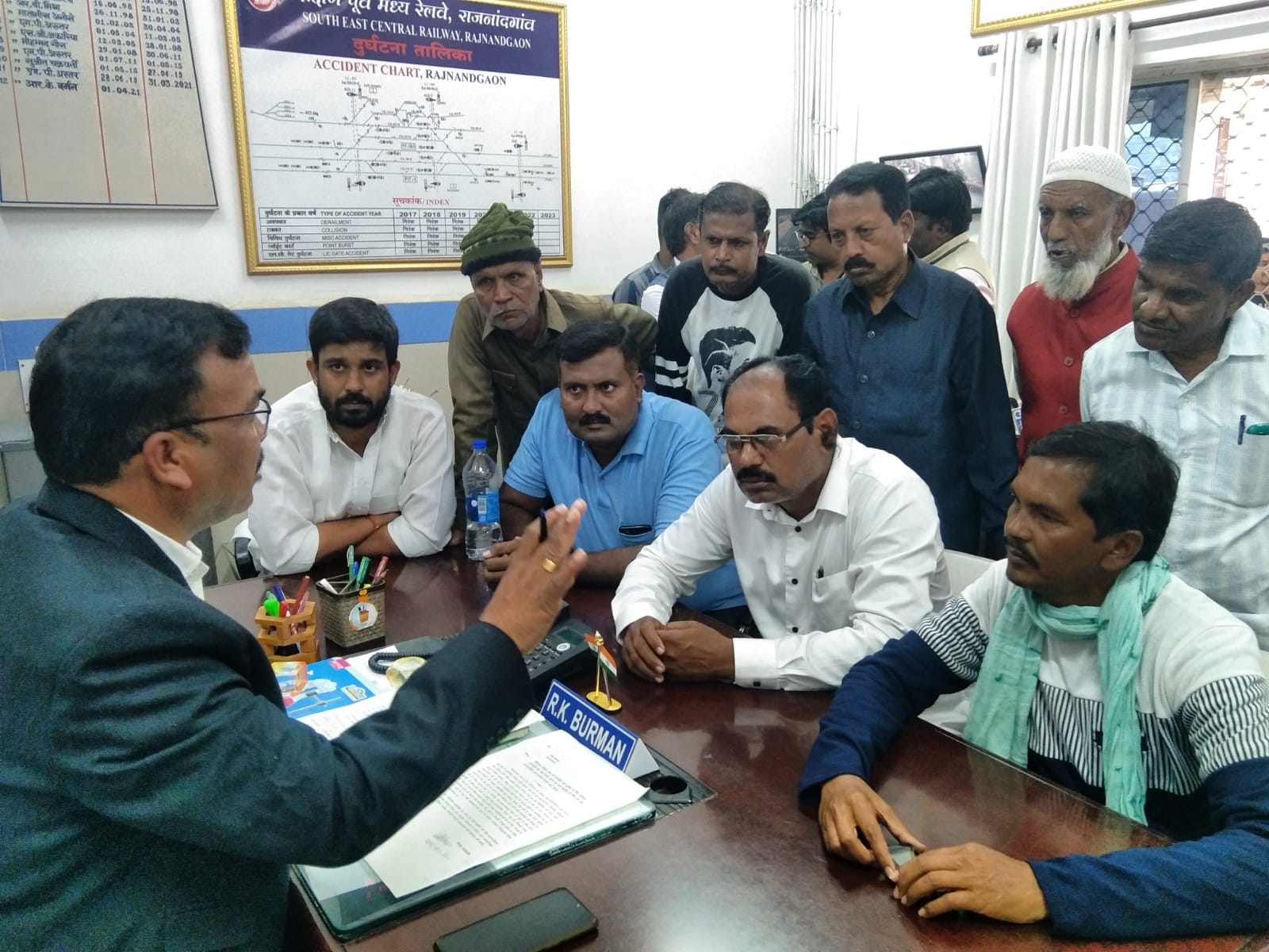 तत्काल अंडरब्रिज का कार्य कराएं प्रारंभ तत्काल अंडरब्रिज का कार्य कराएं प्रारंभ