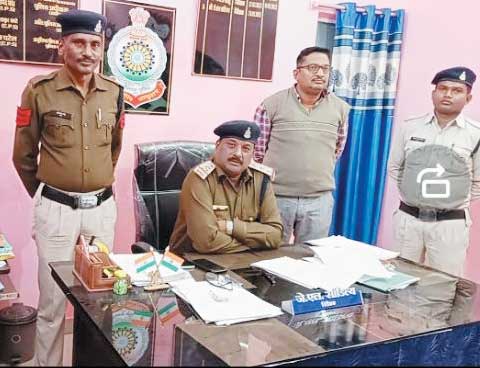 नौकरी के नाम पर लाखों की ठगी ओडिशा का आरोपी गिरफ्तार नौकरी के नाम पर लाखों की ठगी ओडिशा का आरोपी गिरफ्तार