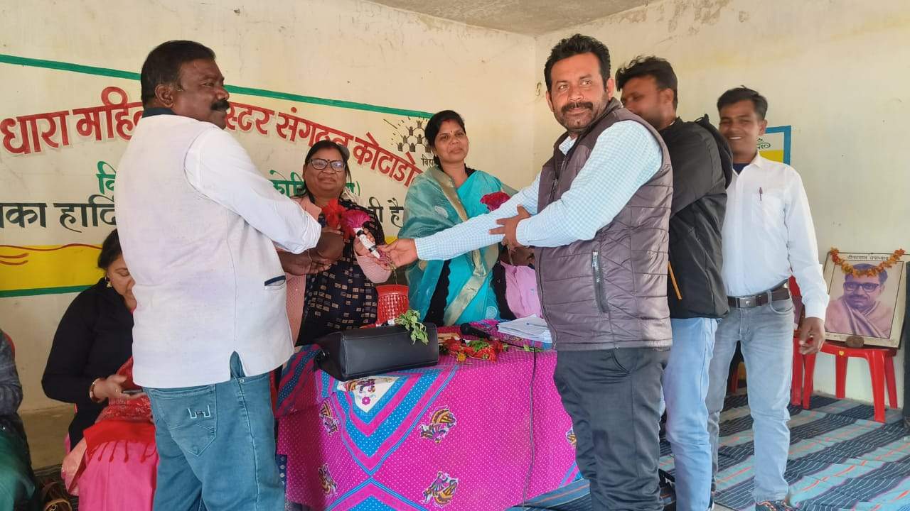 मोर आवास मोर अधिकार कार्यक्रम पर चर्चा, युवाओं ने किया भाजपा प्रवेश