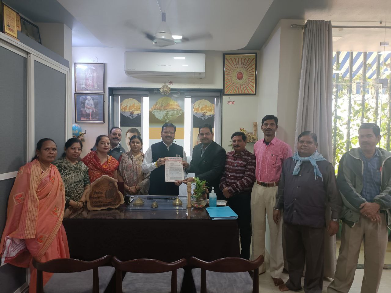21 करोड़ की अदायगी के लिए भटक रहे निवेशक सहारा इंडिया निवेशक संघ ने कराया संसदीय सचिव का ध्यानाकर्षित 21 करोड़ की अदायगी के लिए भटक रहे निवेशक सहारा इंडिया निवेशक संघ ने कराया संसदीय सचिव का ध्यानाकर्षित