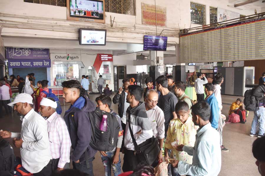 आरक्षण की रेलमपेल...