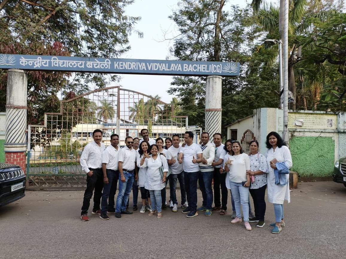 केन्द्रीय विद्यालय के भूतपूर्व  छात्र 26 साल बाद मिले 