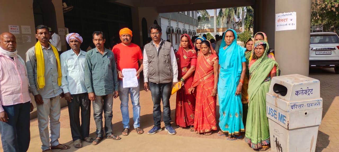 शिक्षक, बालिका शौचालय सहित  मूलभूत सुविधाओं की मांग 