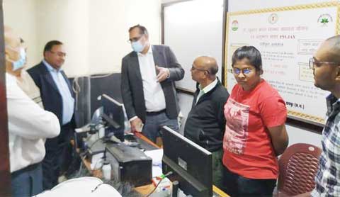 जिला अस्पताल में इलाज की गुणवत्ता के साथ समझौता न करें डॉक्टर-भीम सिंह