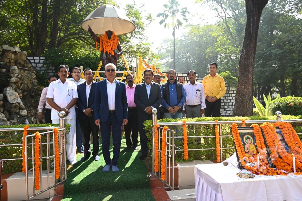 महापरिनिर्वाण दिवस पर एसईसीएल में बाबा साहब का स्मरण