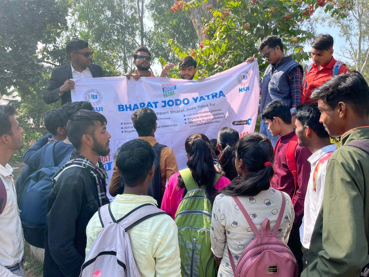 भारत जोड़ो यात्रा के लिए एनएसयूआई ने चलाया हस्ताक्षर अभियान भारत जोड़ो यात्रा के लिए एनएसयूआई ने चलाया हस्ताक्षर अभियान