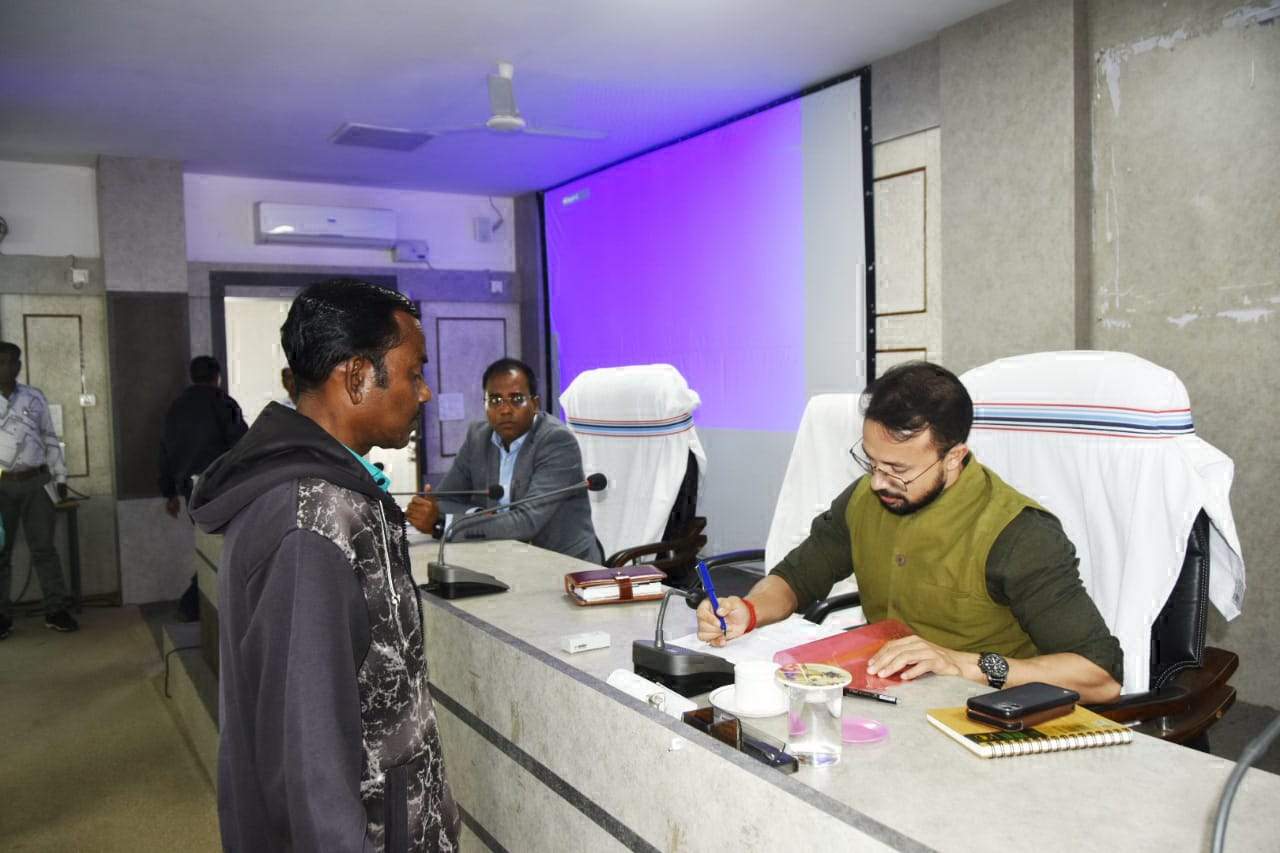जनदर्शन में समस्याओं का निदान