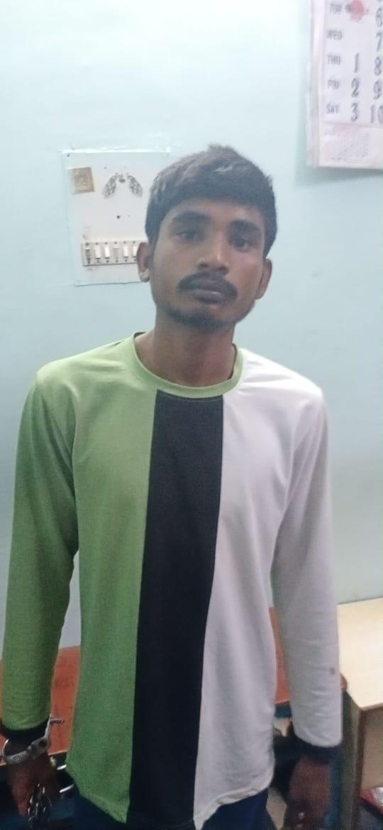 चोरी की बाईक बेचने की फिराक मे ग्राहक  की तलाश कर रहा था, गिरफ्तार