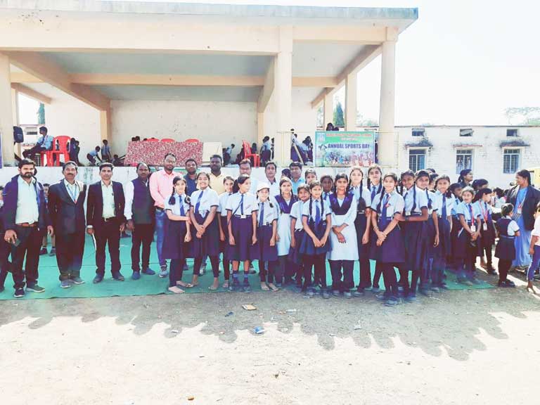 तीन दिनी वार्षिक खेल शुरु, बच्चे बढ़-चढक़र ले रहे हिस्सा तीन दिनी वार्षिक खेल शुरु, बच्चे बढ़-चढक़र ले रहे हिस्सा