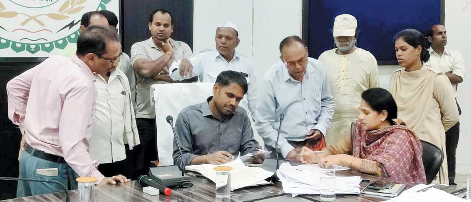 जनदर्शन में सुनी समस्याएं