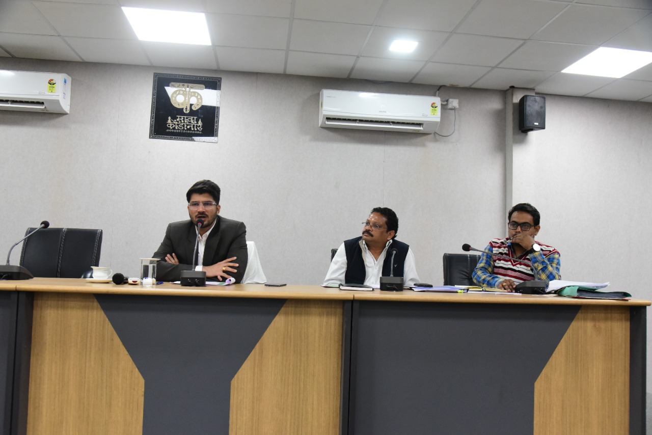 3 ठेकेदारों को अंतिम नोटिस