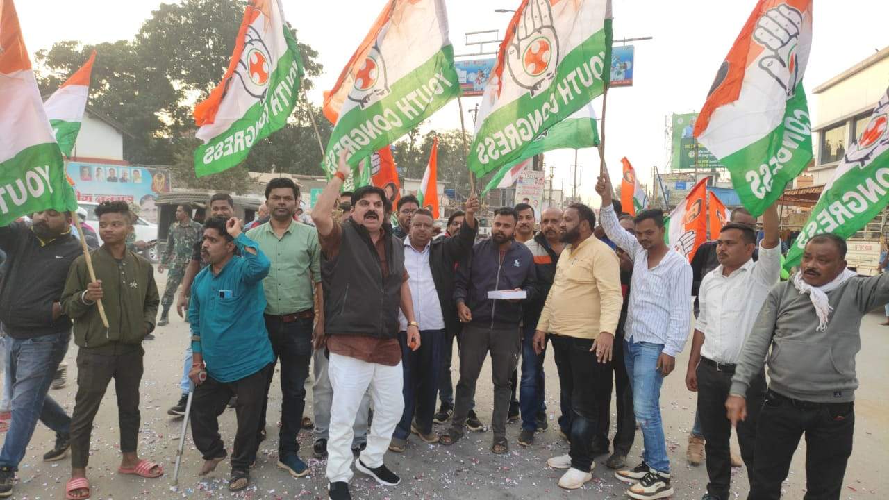 भानुप्रतापपुर उपचुनाव में जीत, कांग्रेसियों ने मनाया जश्न